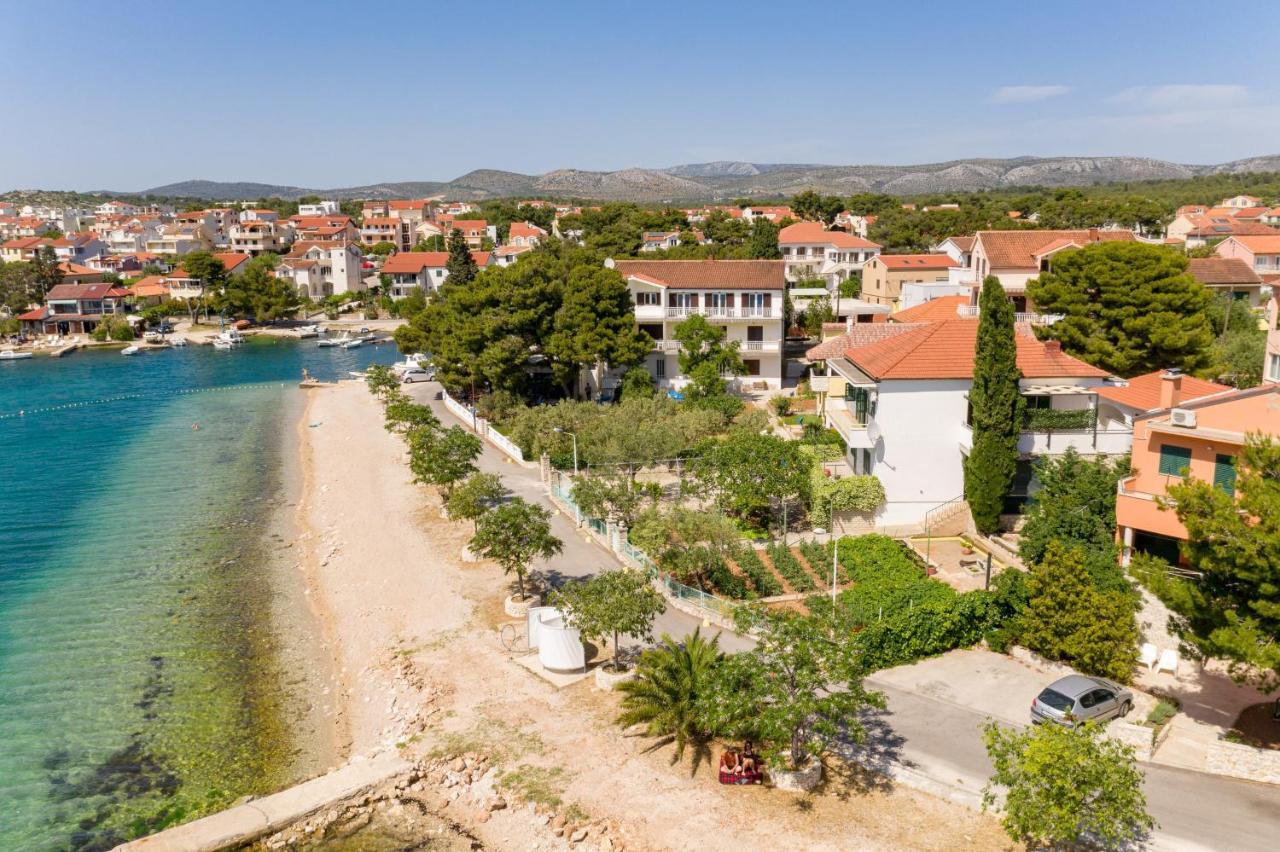 Family Friendly Seaside Apartments Brodarica, Sibenik - 4833 Бродарица Экстерьер фото