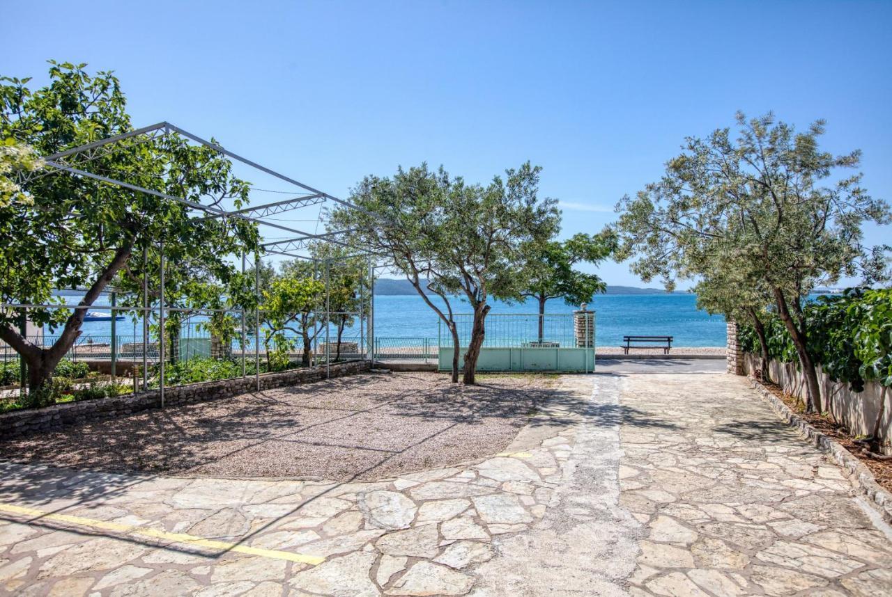Family Friendly Seaside Apartments Brodarica, Sibenik - 4833 Бродарица Экстерьер фото