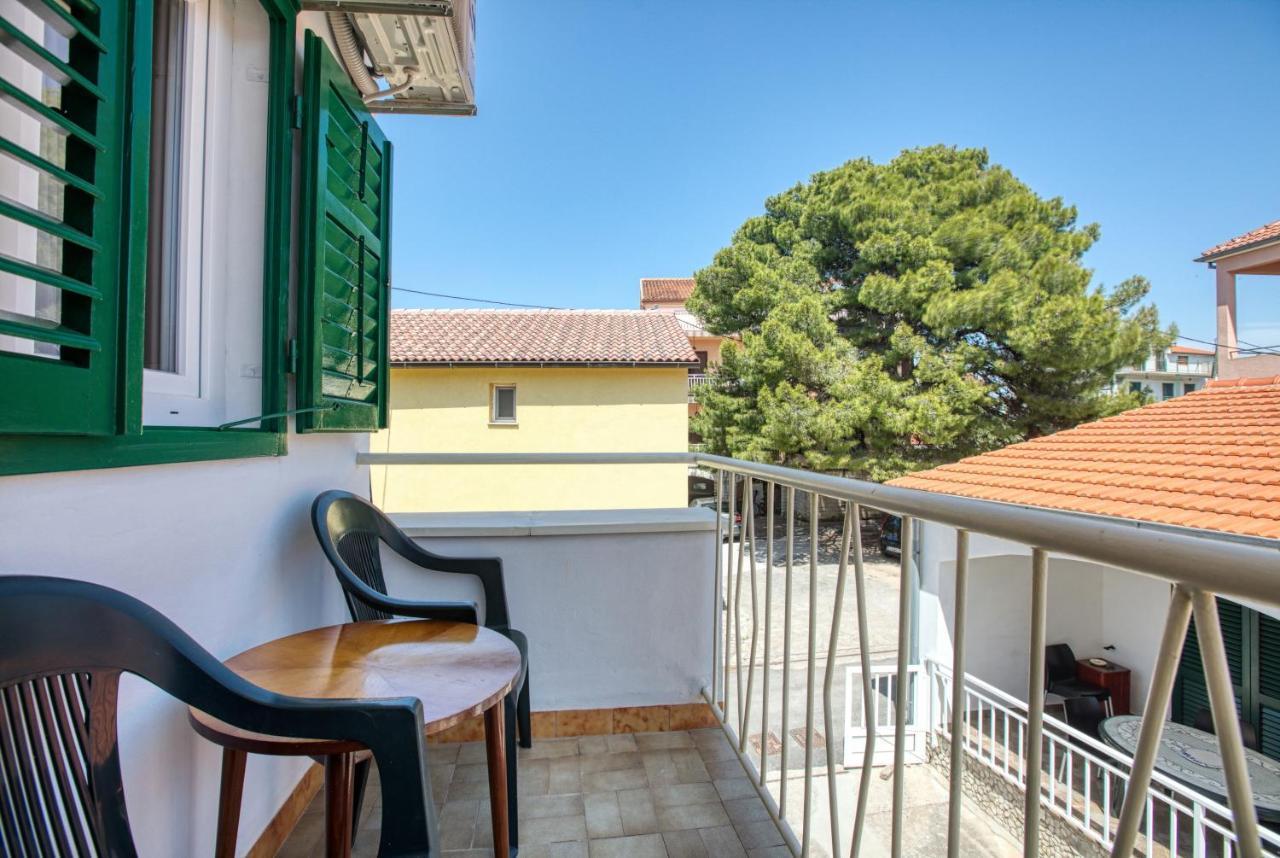 Family Friendly Seaside Apartments Brodarica, Sibenik - 4833 Бродарица Экстерьер фото