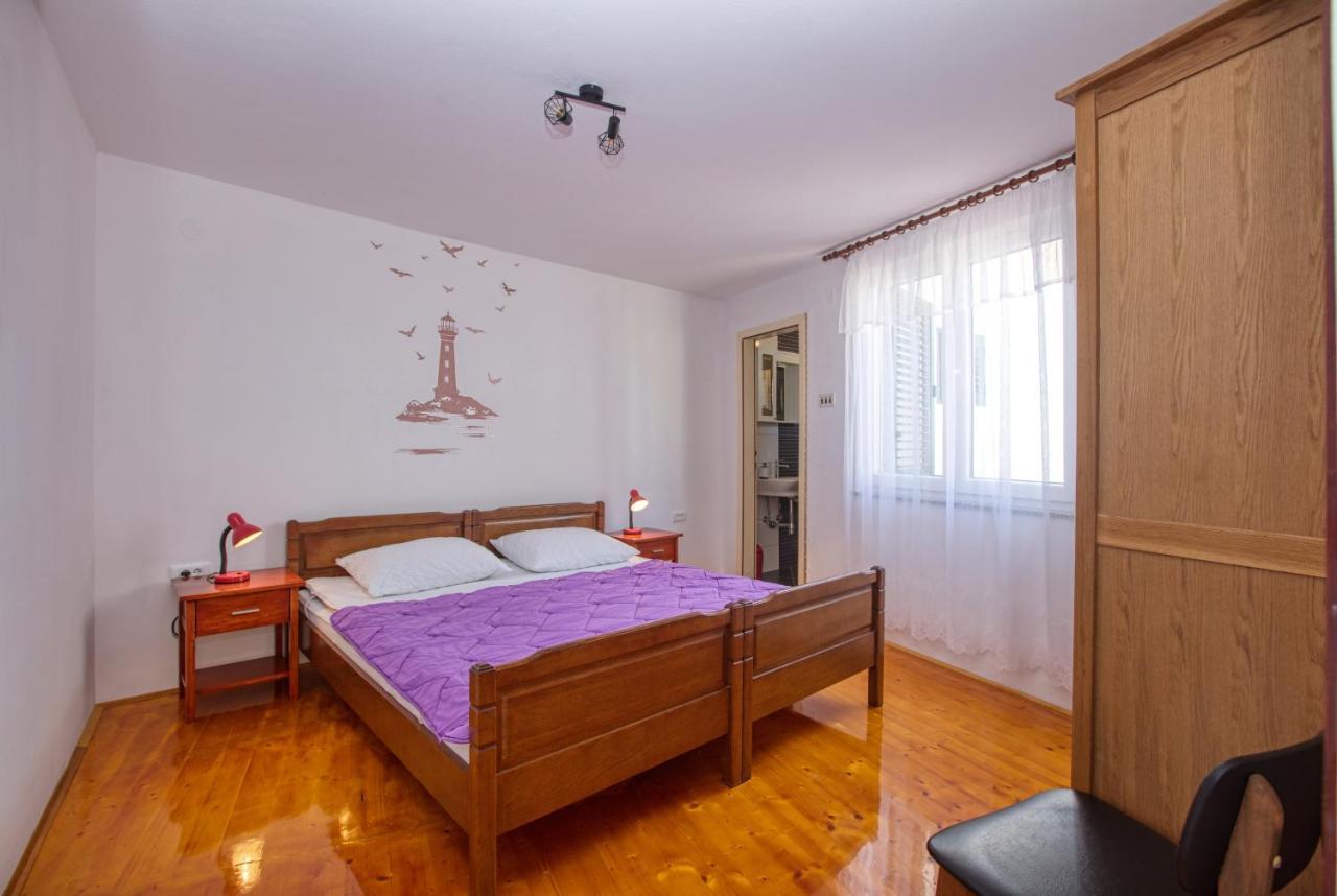 Family Friendly Seaside Apartments Brodarica, Sibenik - 4833 Бродарица Экстерьер фото