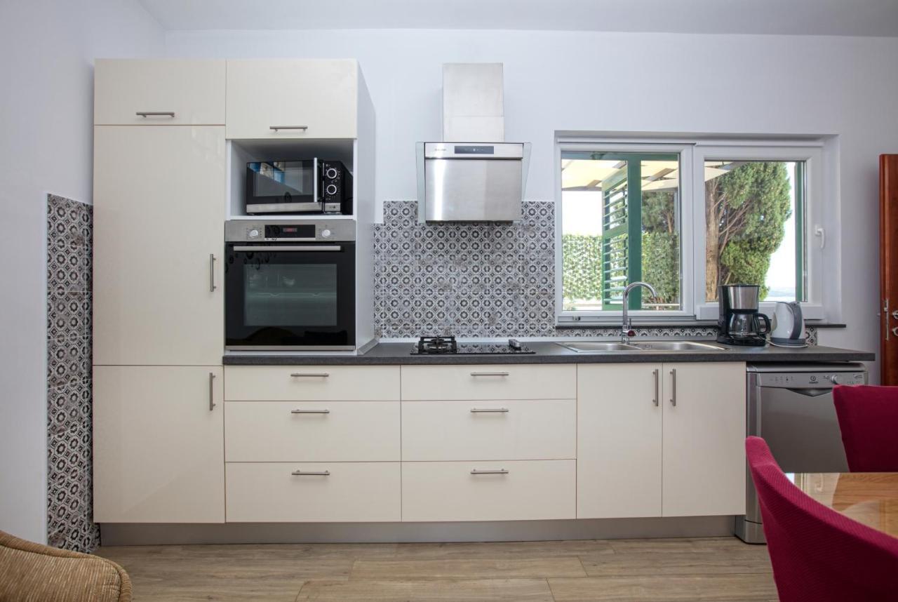 Family Friendly Seaside Apartments Brodarica, Sibenik - 4833 Бродарица Экстерьер фото