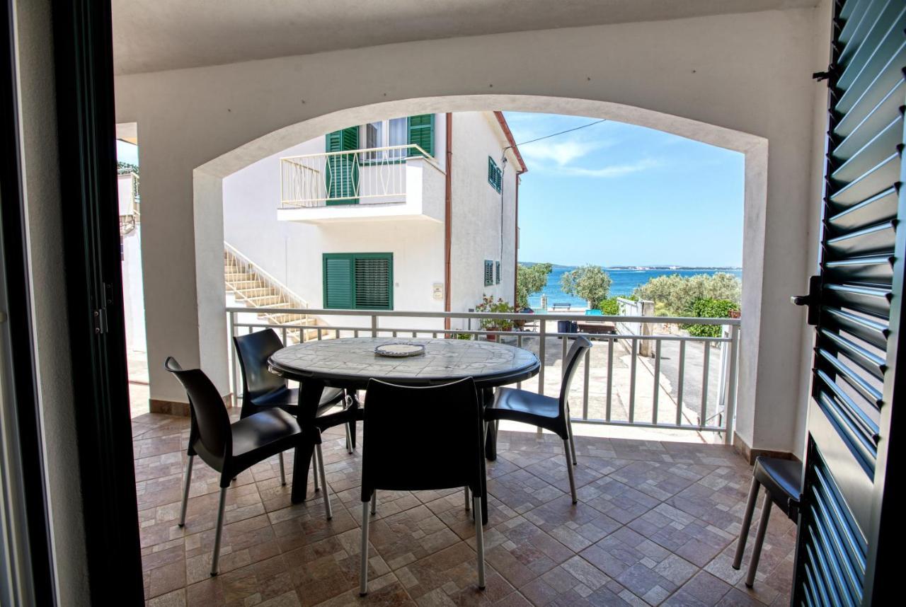 Family Friendly Seaside Apartments Brodarica, Sibenik - 4833 Бродарица Экстерьер фото
