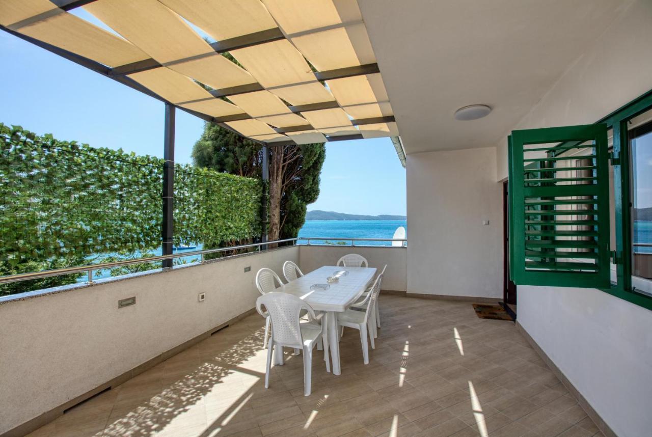 Family Friendly Seaside Apartments Brodarica, Sibenik - 4833 Бродарица Экстерьер фото