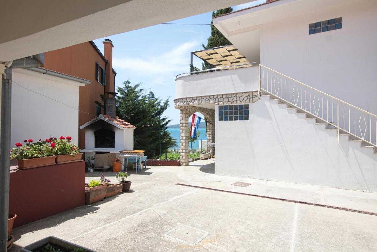 Family Friendly Seaside Apartments Brodarica, Sibenik - 4833 Бродарица Экстерьер фото