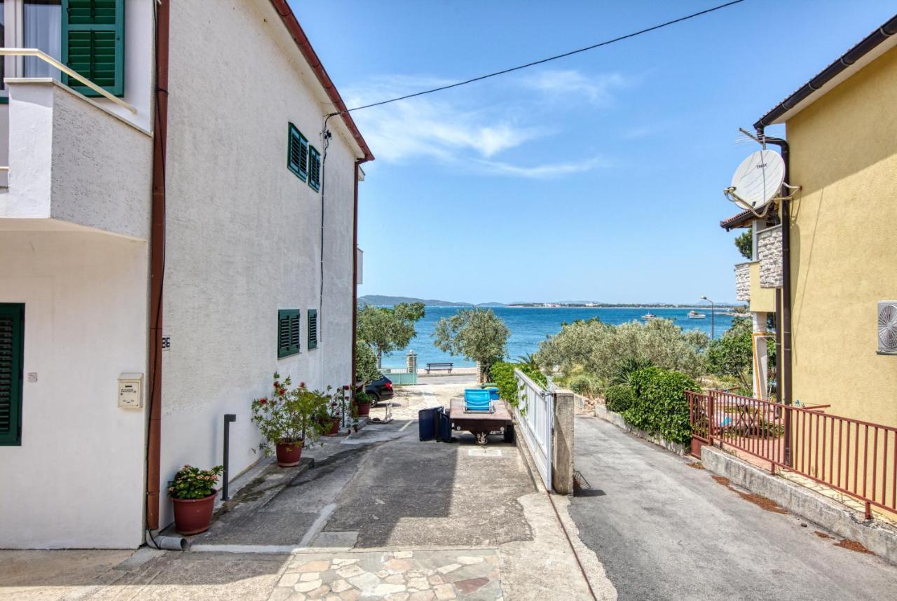 Family Friendly Seaside Apartments Brodarica, Sibenik - 4833 Бродарица Экстерьер фото