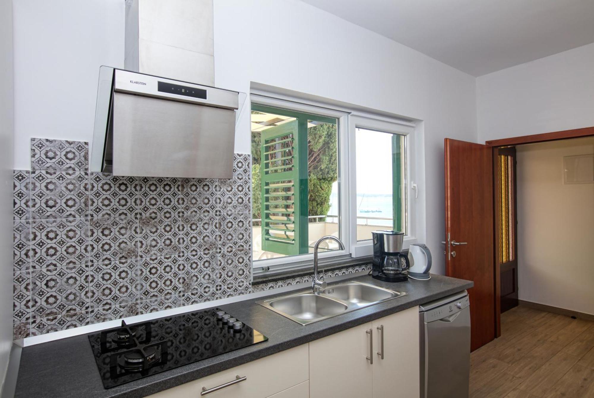 Family Friendly Seaside Apartments Brodarica, Sibenik - 4833 Бродарица Номер фото