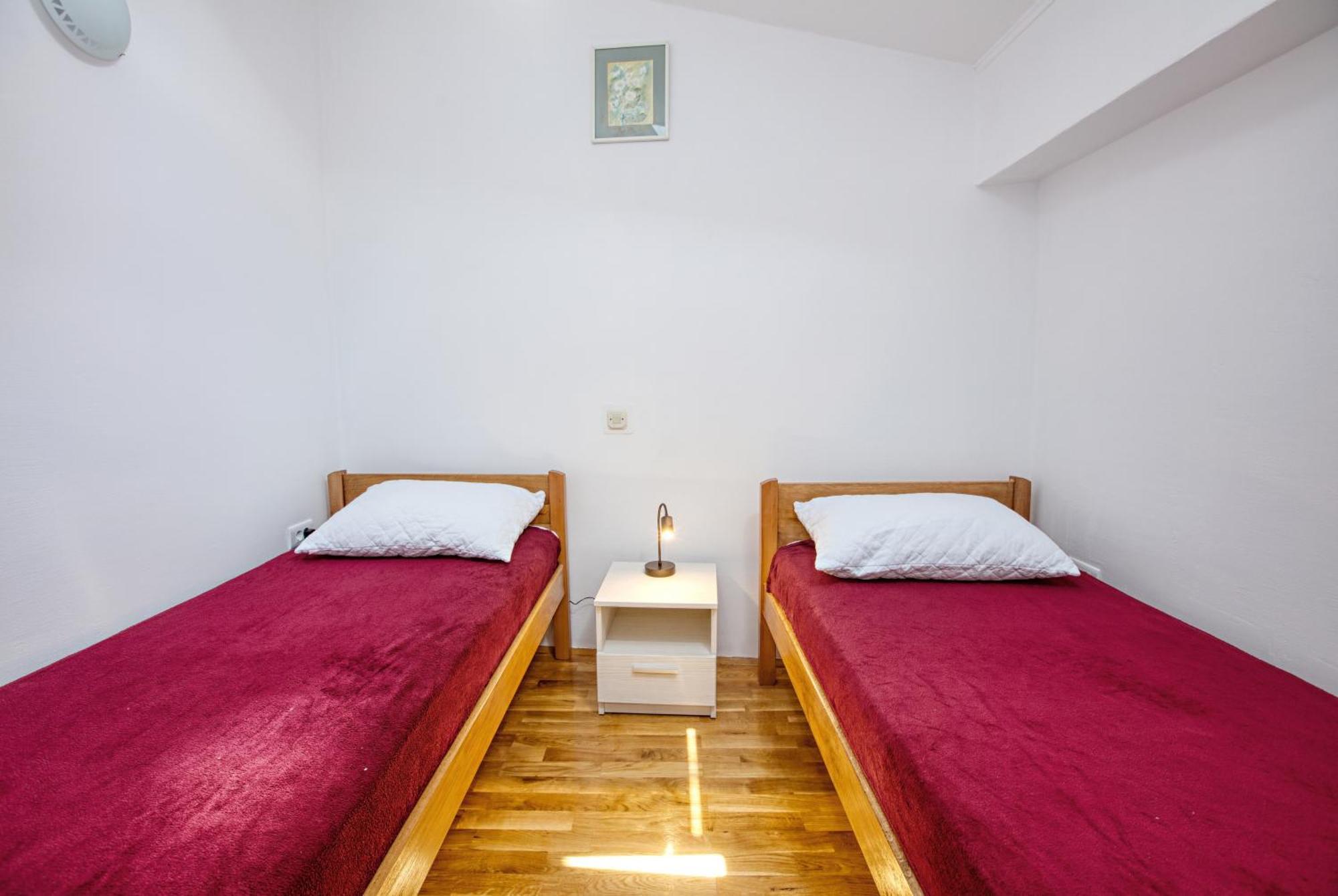 Family Friendly Seaside Apartments Brodarica, Sibenik - 4833 Бродарица Номер фото