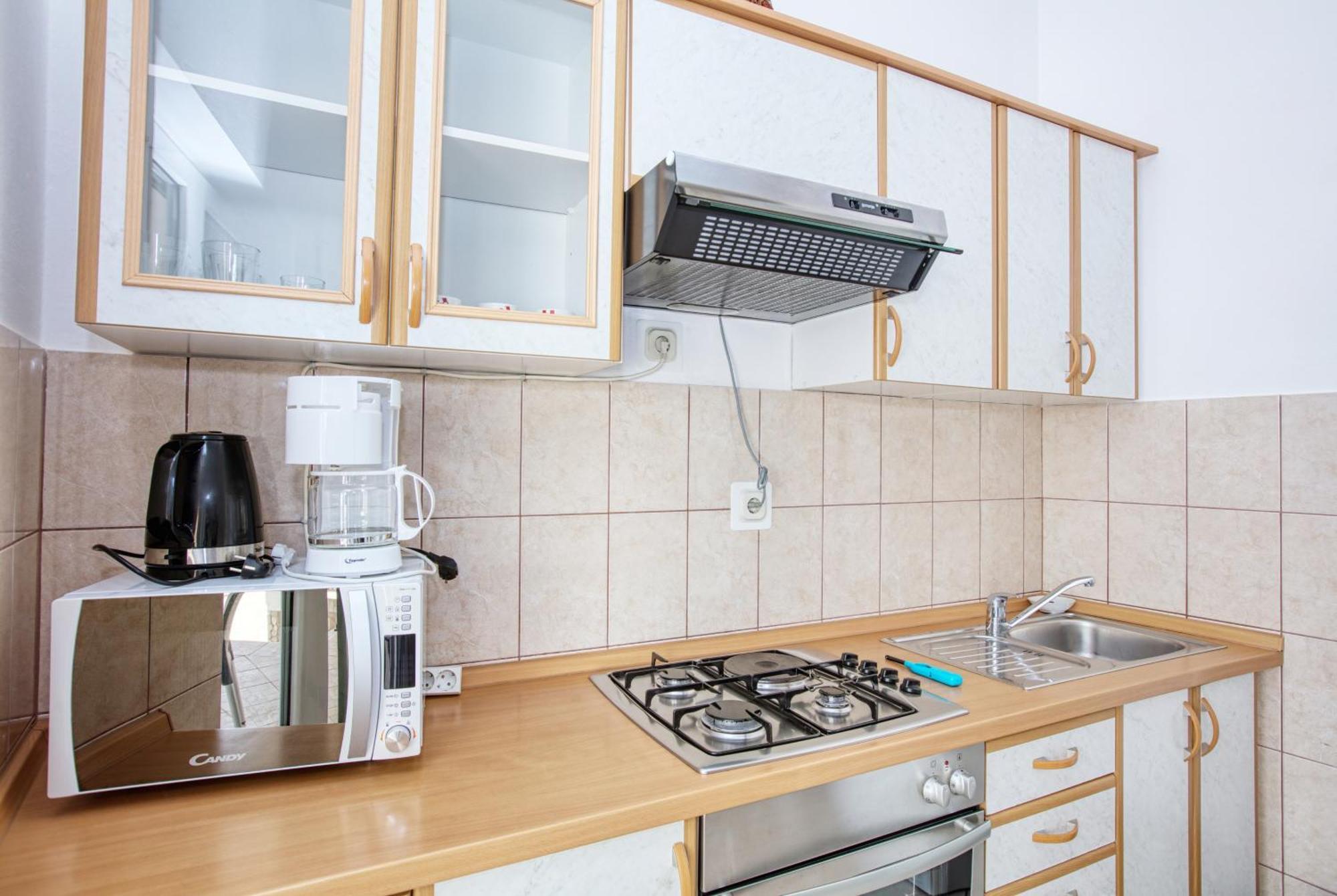 Family Friendly Seaside Apartments Brodarica, Sibenik - 4833 Бродарица Номер фото