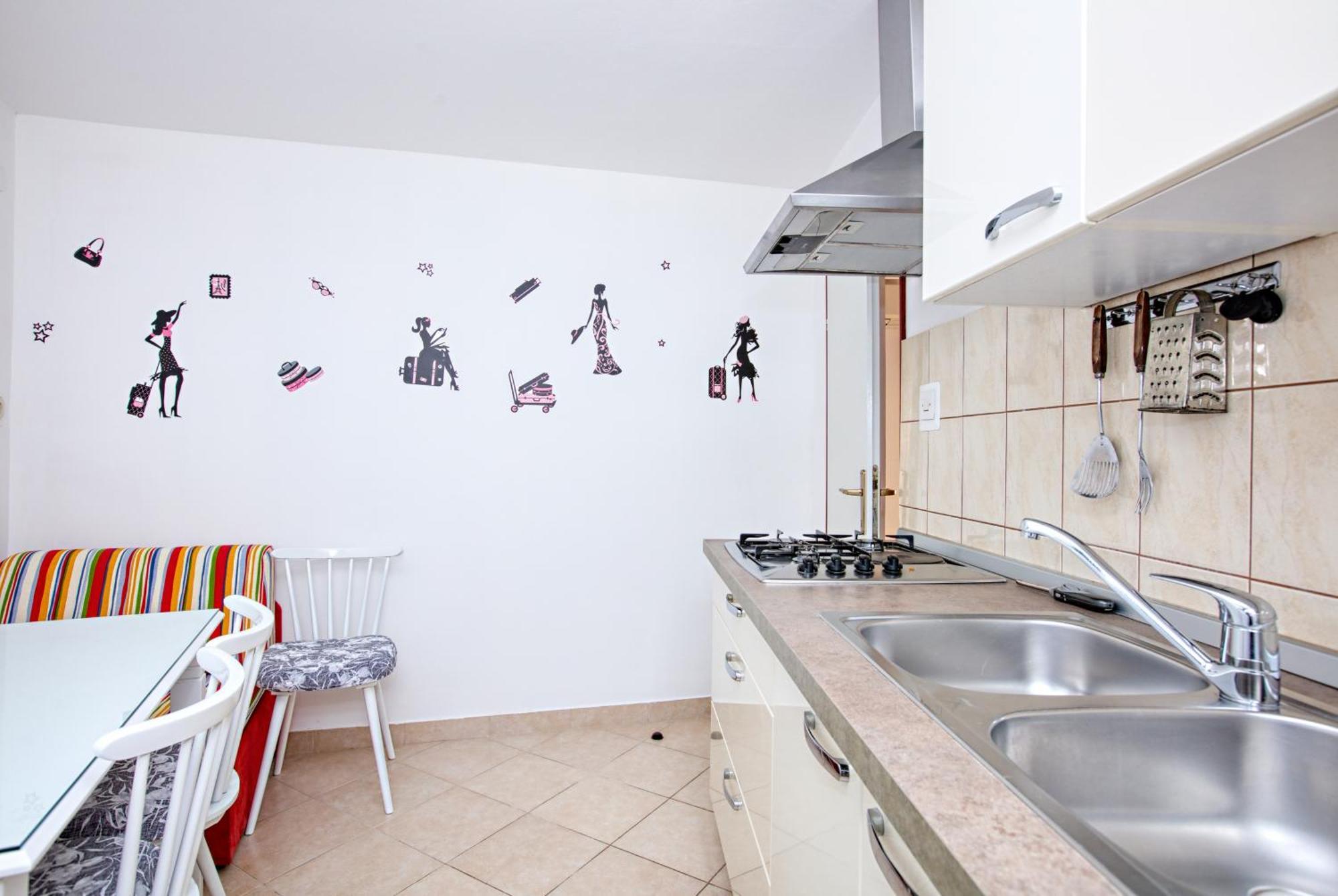 Family Friendly Seaside Apartments Brodarica, Sibenik - 4833 Бродарица Номер фото